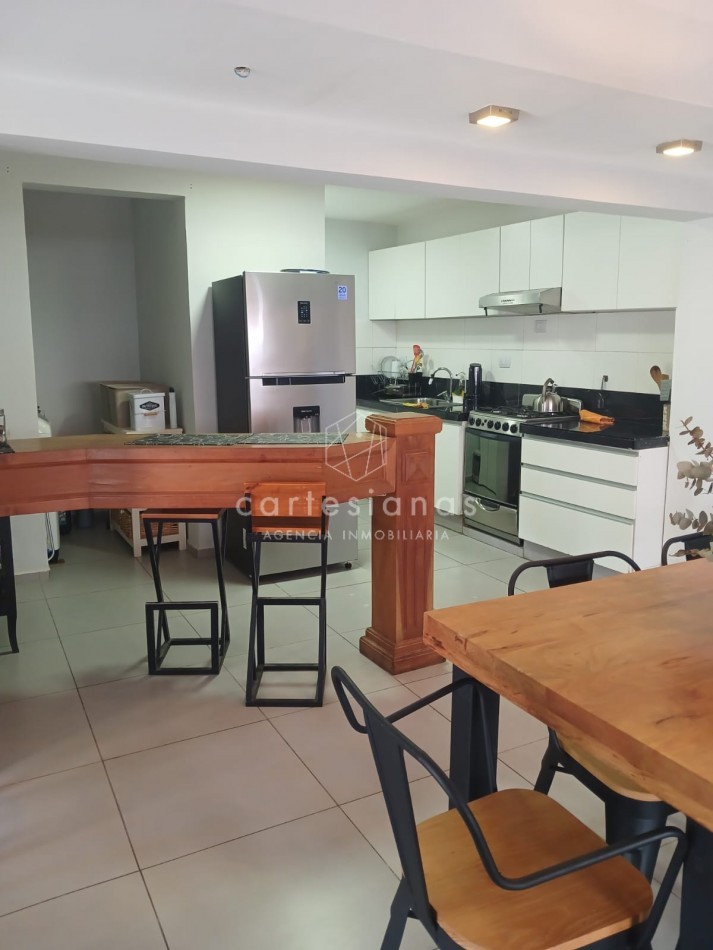 APTA CREDITO. A MTS DE RECTA MARTINOLLI CASA 3 DORM C/PILETA.