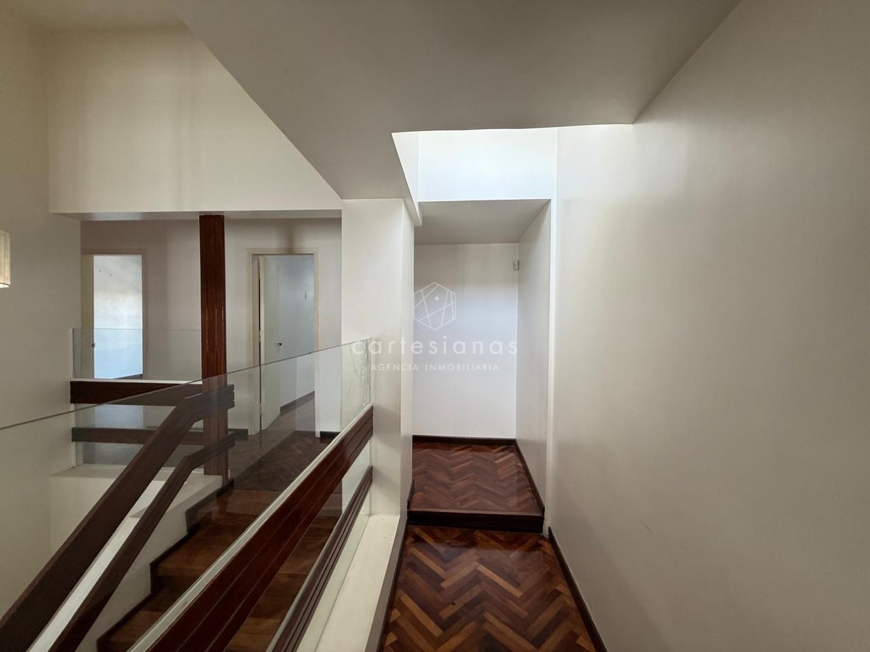 A 30 MTS DE RARAEL NUÑEZ CASA DE 4 DORM + ESCRIT C/PILETA