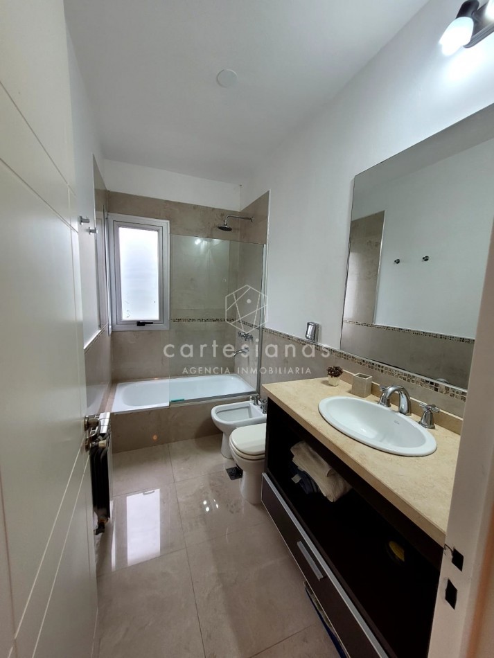 COUNTRY LA RUFINA CASA DE 4 DORM