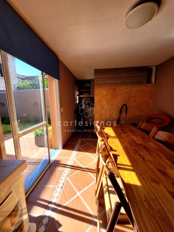 APTO CREDITO. IMPECABLE! DUPLEX DE 3 DORM. ZONA SUR.