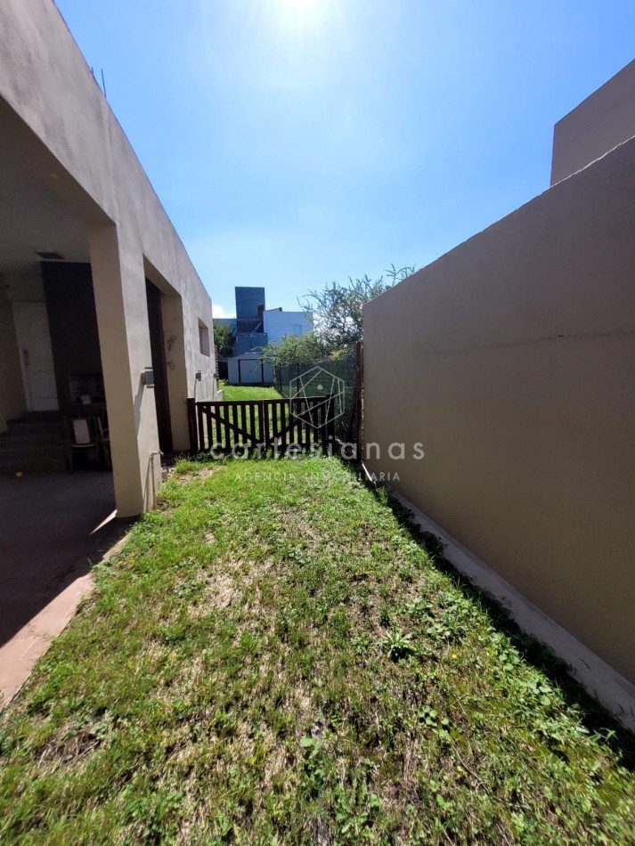 APTO CREDITO. VILLA CATALINA E-53 CASA DE 2 DORM