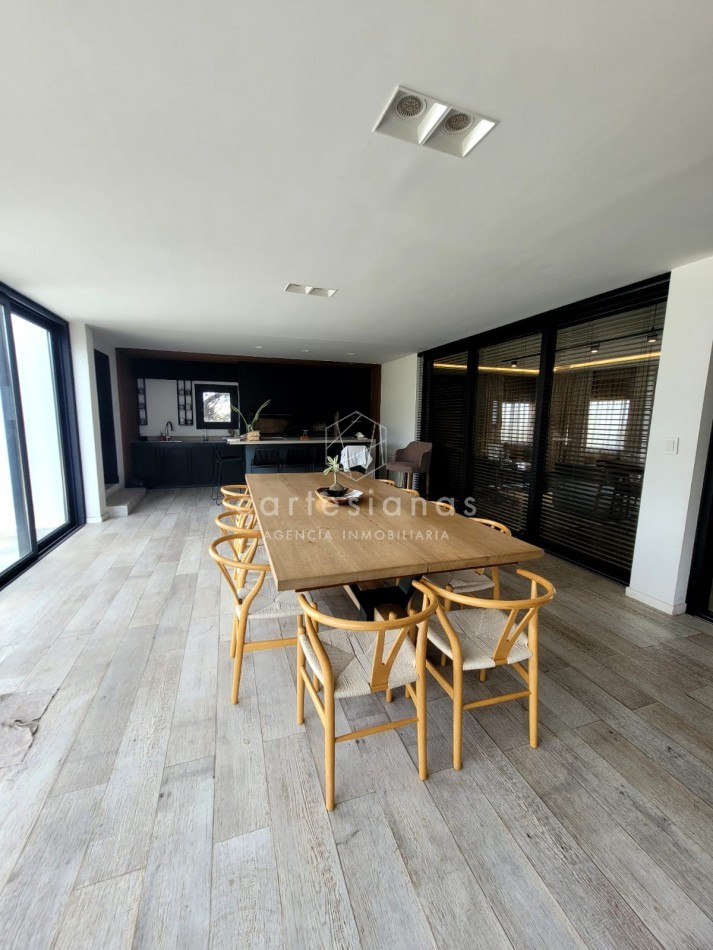 PREMIUM! CASA 4 DORM EN CAUSANA. 650 MTS CUB, 5000 MTS LOTE