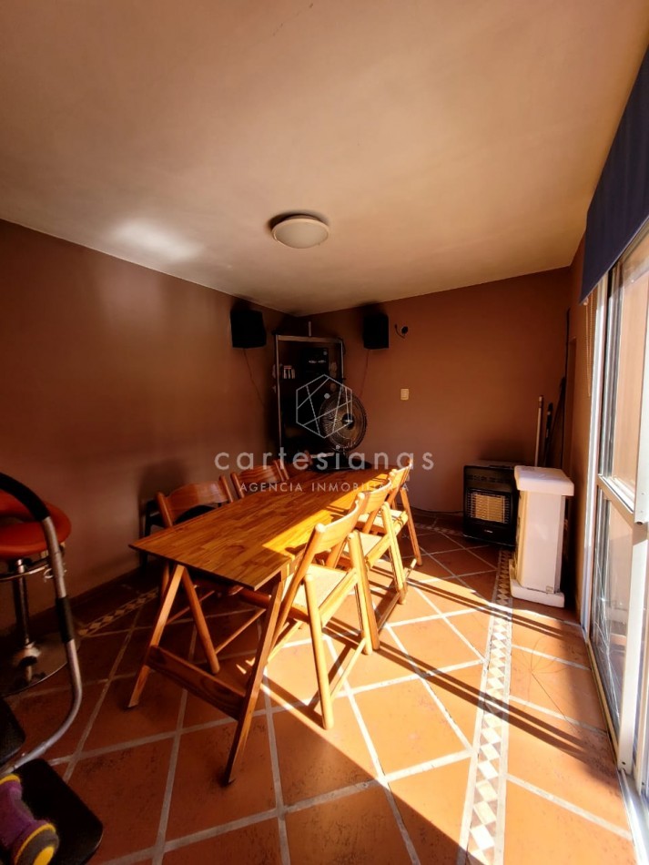 APTO CREDITO. IMPECABLE! DUPLEX DE 3 DORM. ZONA SUR.