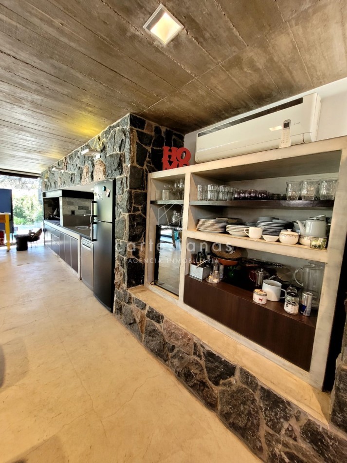 COUNTRY EL BOSQUE IMPECABLE! CASA DE 3 DORMITORIOS 650 MTS CUB.