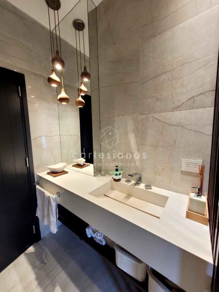 PREMIUM! CASA 4 DORM EN CAUSANA. 650 MTS CUB, 5000 MTS LOTE