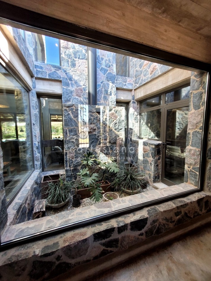 COUNTRY EL BOSQUE IMPECABLE! CASA DE 3 DORMITORIOS 650 MTS CUB.