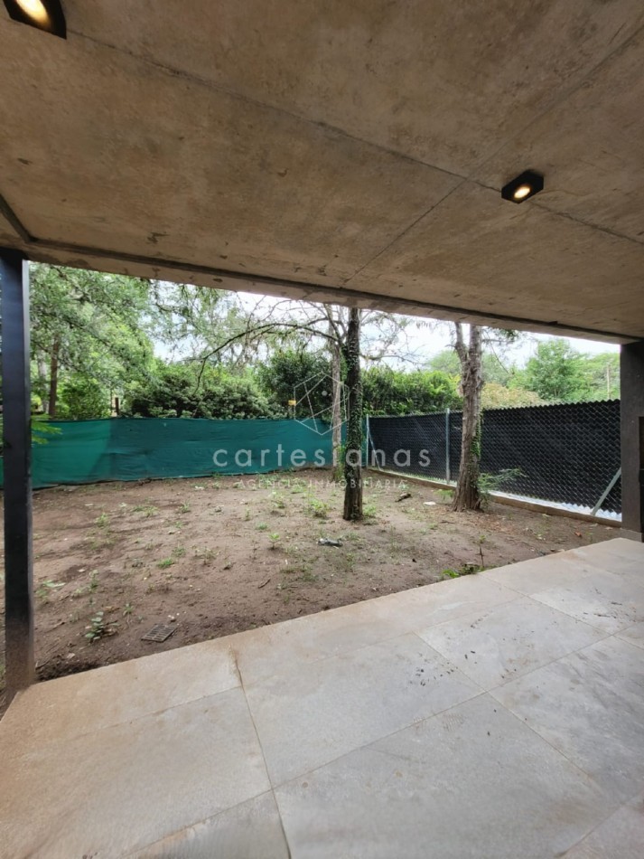 PREMIUM! HOUSING DUPLEX 3 DORMITORIOS. VILLA WARCALDE. POSESION JUNIO 2025