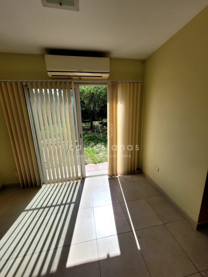 APTO CREDITO. VILLA CATALINA E-53 CASA DE 2 DORM