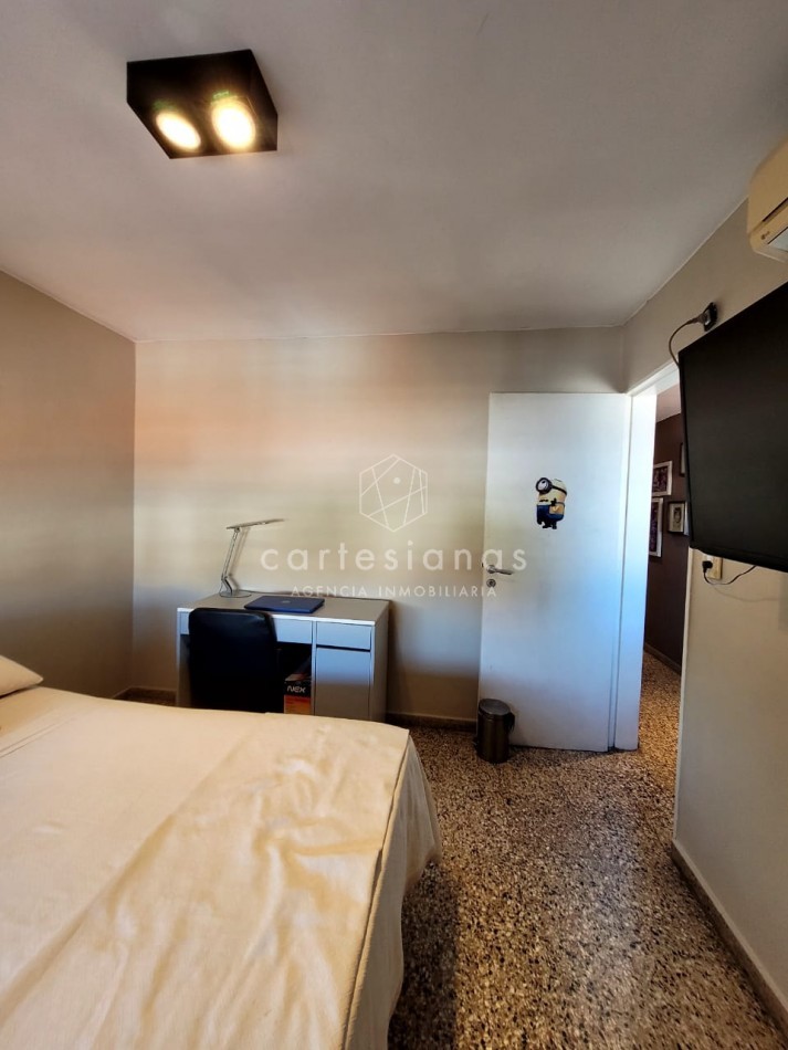 APTO CREDITO. IMPECABLE! DUPLEX DE 3 DORM. ZONA SUR.