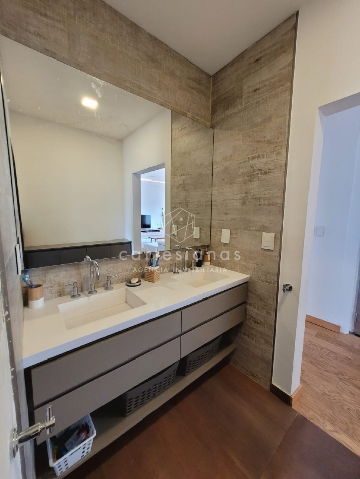 PREMIUM! CASA 4 DORM EN CAUSANA. 650 MTS CUB, 5000 MTS LOTE