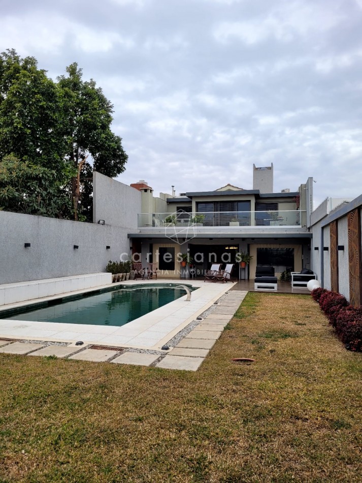 MAIPU 1° SECC HERMOSA CASA DE 4 DORM C/PILETA A POCAS CUADRAS DEL PARQUE SARMIENTO