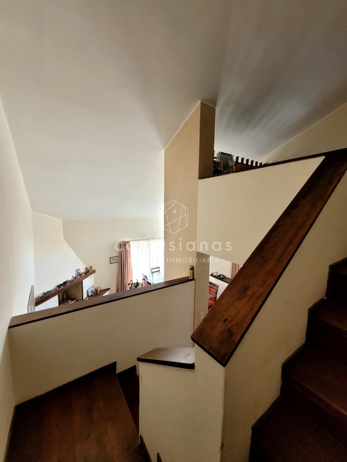 B°LOS OLMOS CASA 3 DORM C/PILETA. ESCRITURA
