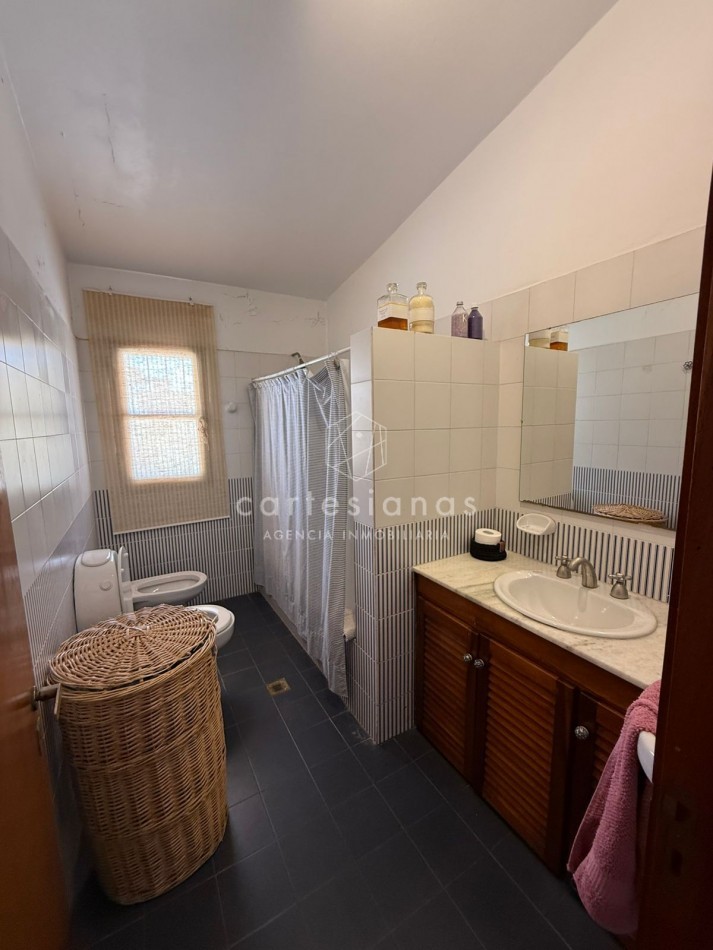 CASA DE 4 DORM C/PILETA | BAJO PALERMO