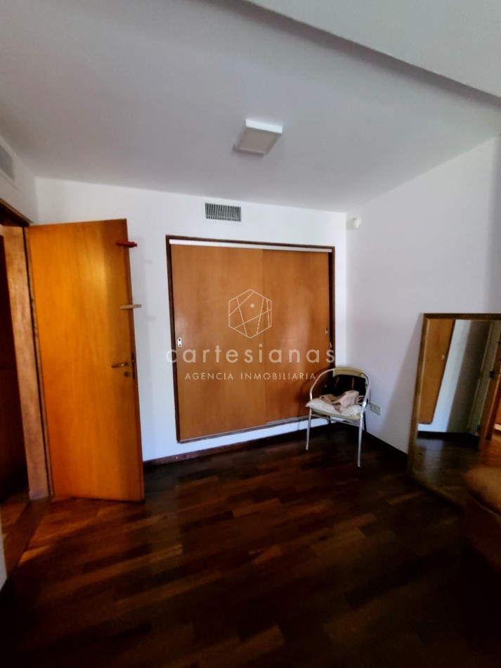ARGUELLO. CASA 4 DORM + DEPENDENCIA DE SERVICIO