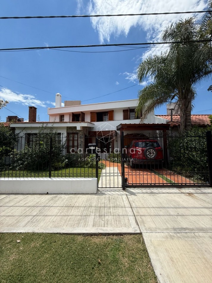 CASA DE 4 DORM C/PILETA | BAJO PALERMO