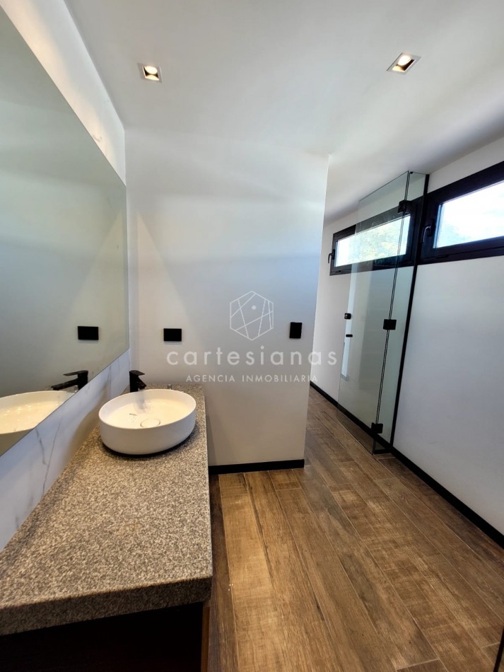 HOUSING EN LA CAROLINA CASA DE 3 DORM. CALIDAD PREMIUM