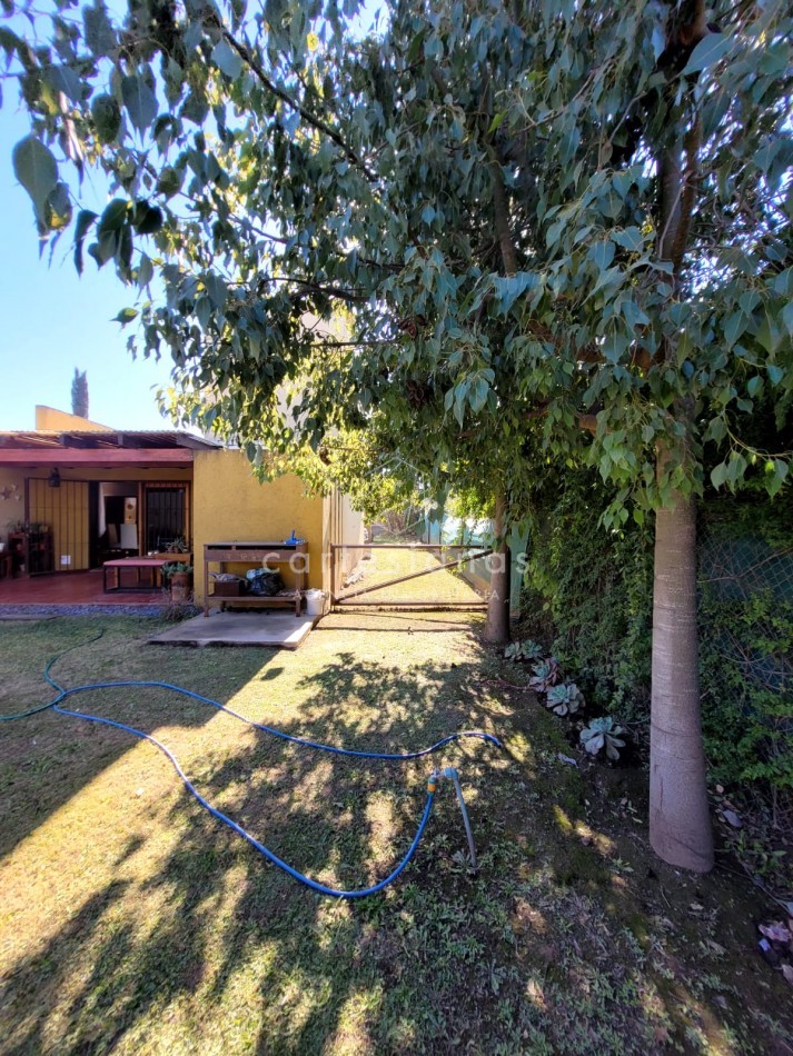 MORADA, VILLA URBANA. CASA DE 2 DORM , 2 BAÑOS, PILETA. APTO CREDITO HIPOTECARIO