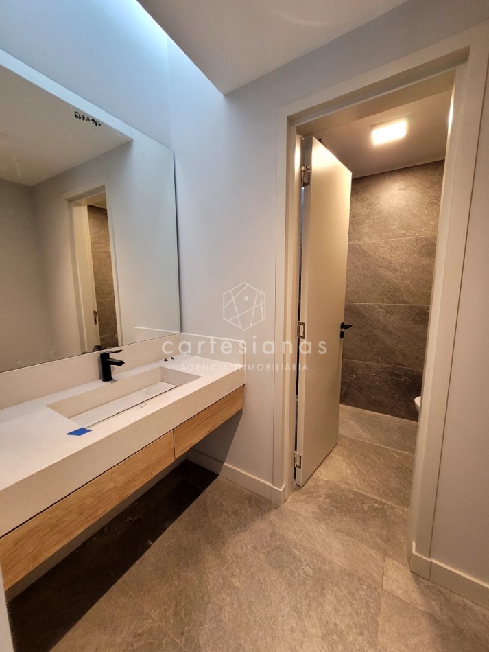 PREMIUM! HOUSING DUPLEX 3 DORMITORIOS. VILLA WARCALDE. POSESION JUNIO 2025