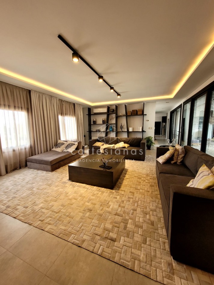 PREMIUM! CASA 4 DORM EN CAUSANA. 650 MTS CUB, 5000 MTS LOTE