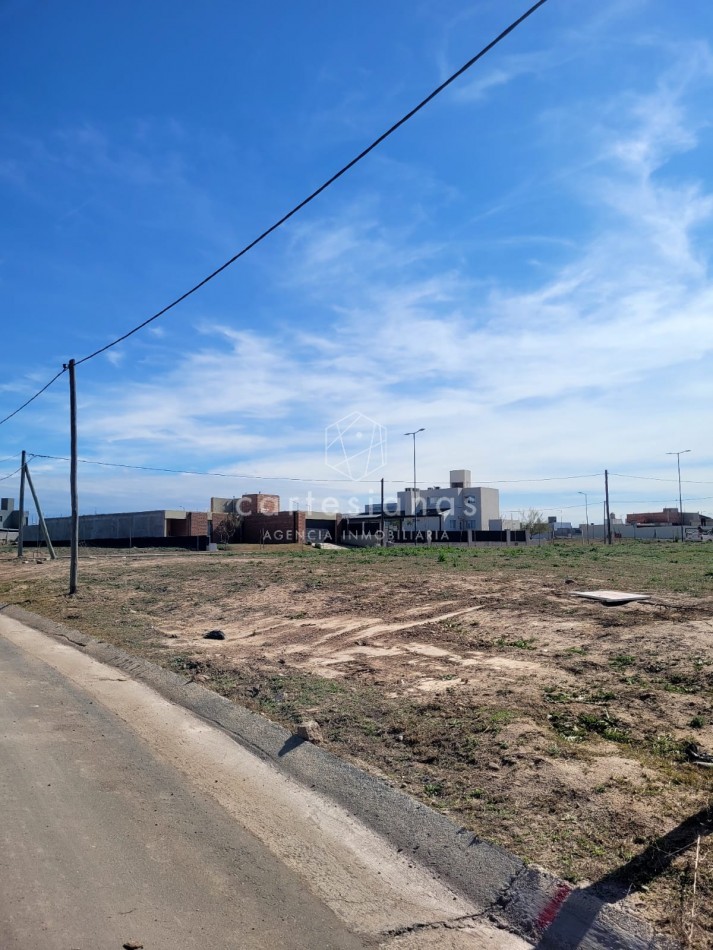 DOCTA AVENIDA LOTE DE 600 M2 APTO COMERCIO O HOUSING