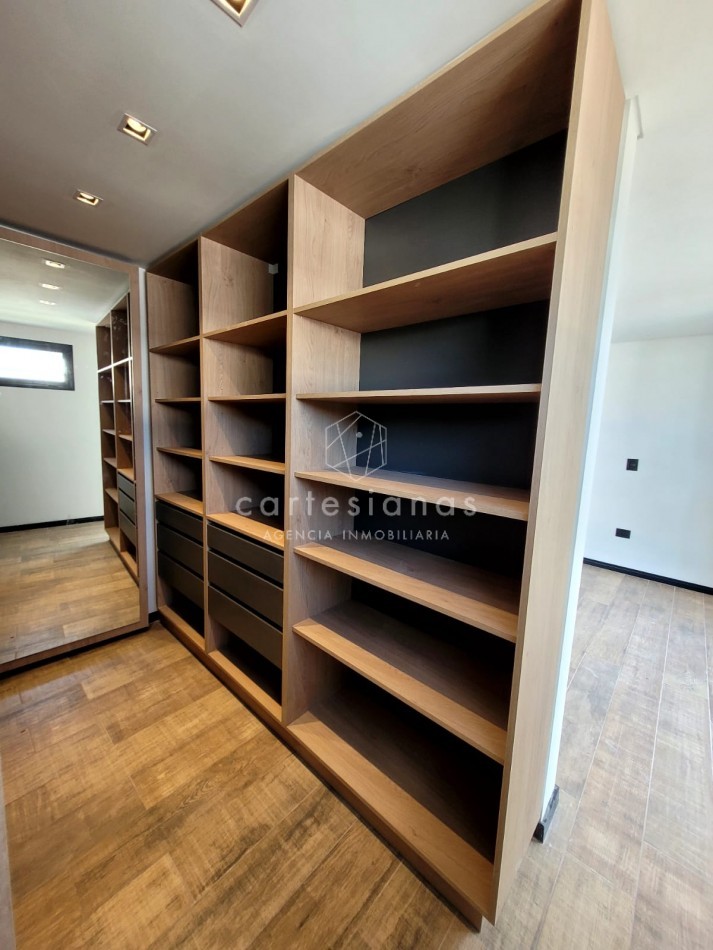 HOUSING EN LA CAROLINA CASA DE 3 DORM. CALIDAD PREMIUM