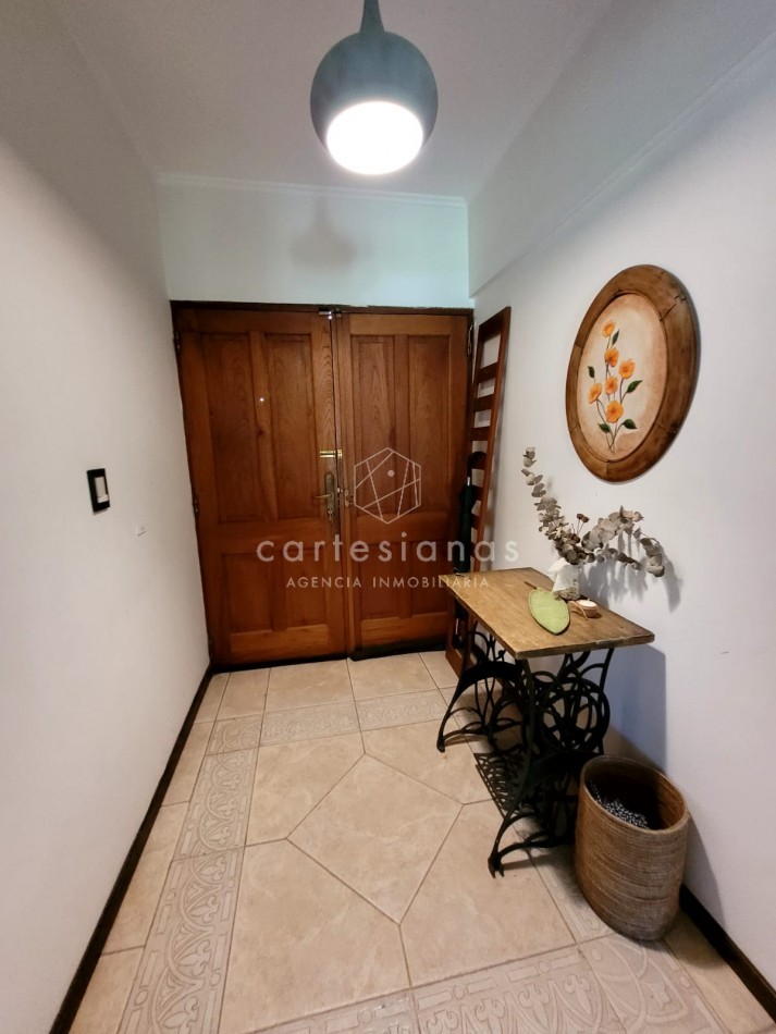 ARGUELLO. CASA 4 DORM + DEPENDENCIA DE SERVICIO