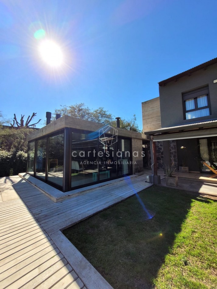 COUNTRY EL BOSQUE IMPECABLE! CASA DE 3 DORMITORIOS 650 MTS CUB.