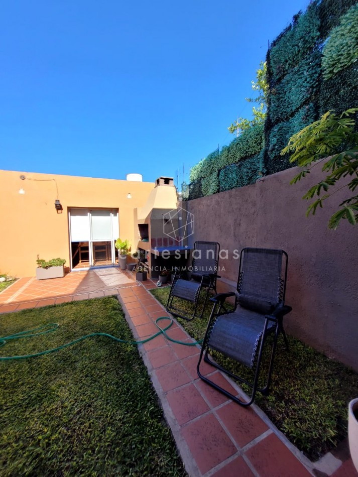 APTO CREDITO. IMPECABLE! DUPLEX DE 3 DORM. ZONA SUR.