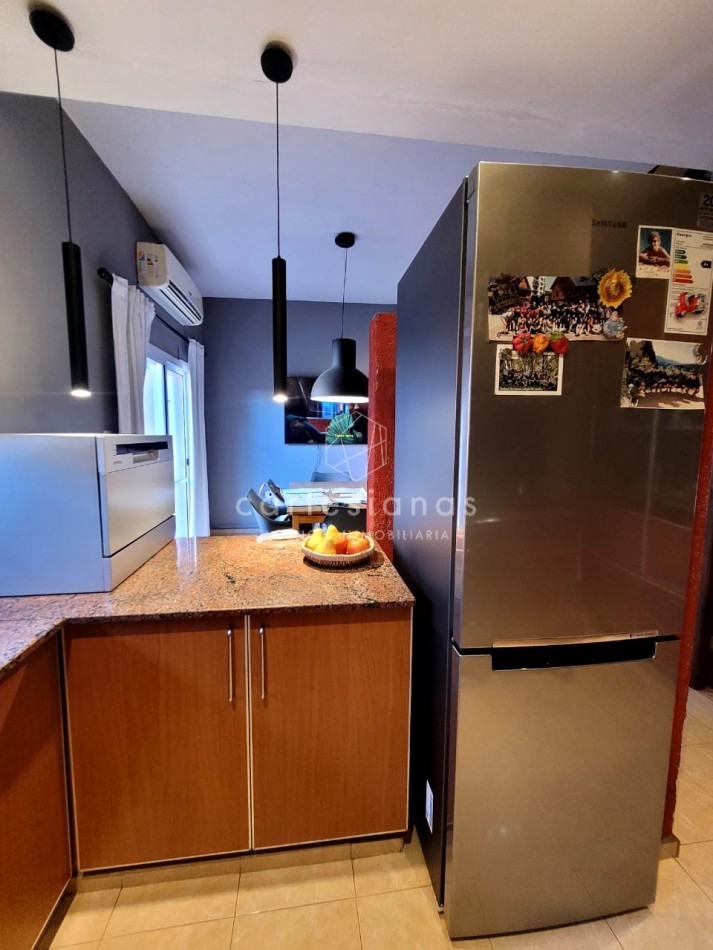 APTO CREDITO. IMPECABLE! DUPLEX DE 3 DORM. ZONA SUR.