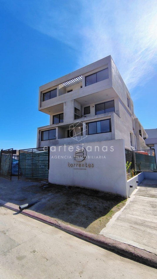 TORRENTES DEPTO DUPLEX 2 DORM C/CH MANANTIALES