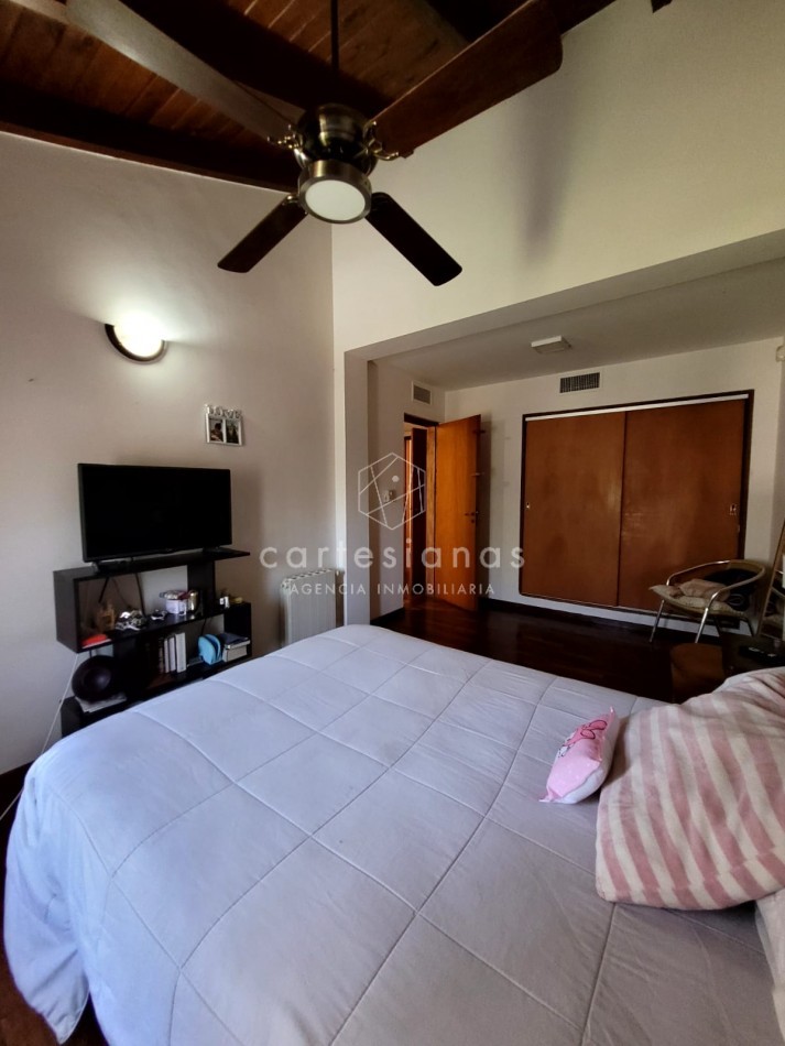 ARGUELLO. CASA 4 DORM + DEPENDENCIA DE SERVICIO