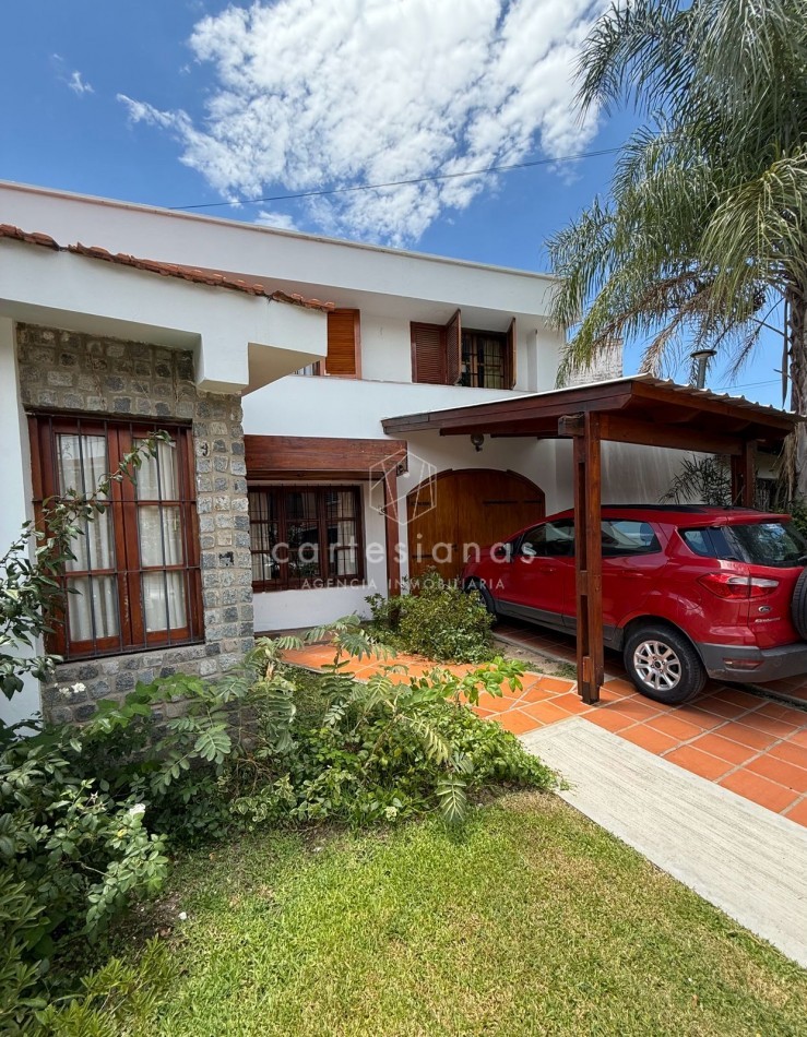 CASA DE 4 DORM C/PILETA | BAJO PALERMO