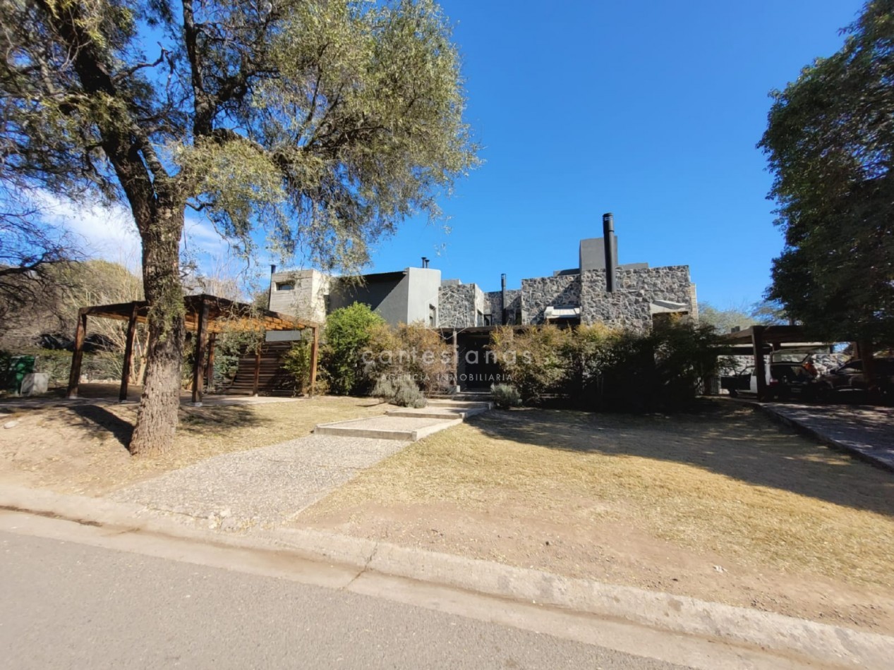 COUNTRY EL BOSQUE IMPECABLE! CASA DE 3 DORMITORIOS 650 MTS CUB.