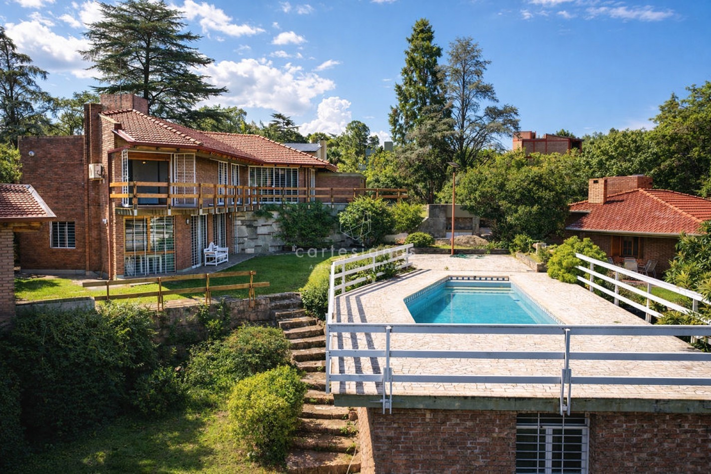 CARLOS PAZ| HERMOSA CASA SOBRE LA COSTA DEL RIO LOS CHORRILLOS