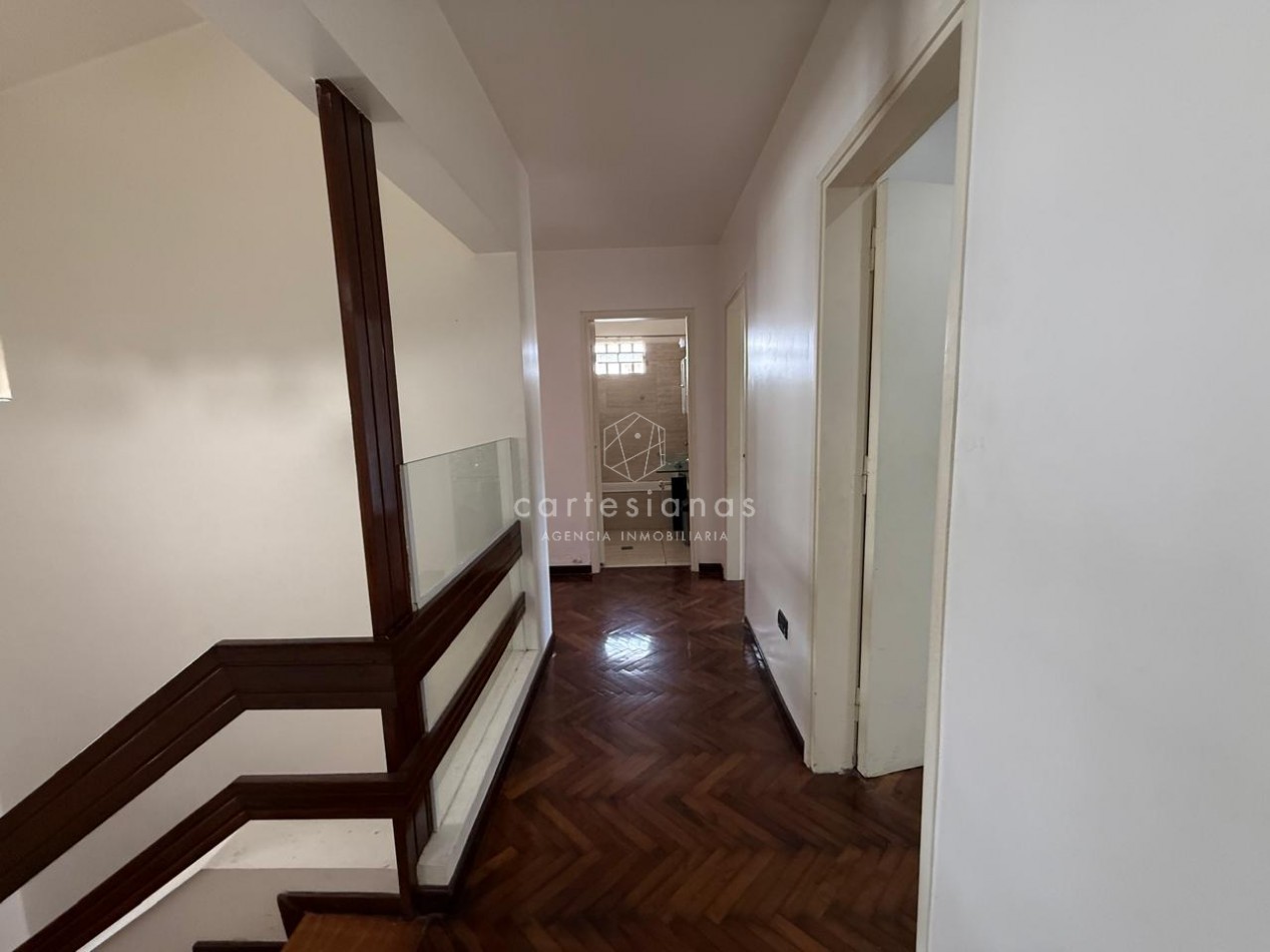A 30 MTS DE RARAEL NUÑEZ CASA DE 4 DORM + ESCRIT C/PILETA