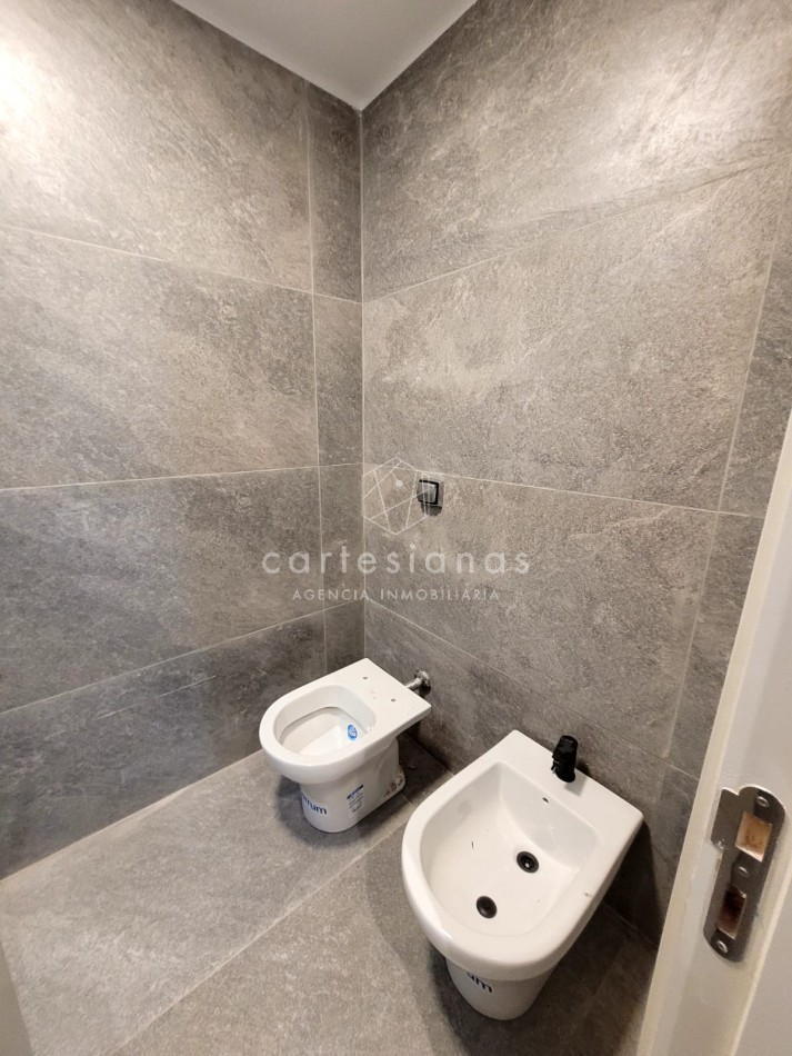 PREMIUM! HOUSING DUPLEX 3 DORMITORIOS. VILLA WARCALDE. POSESION JUNIO 2025