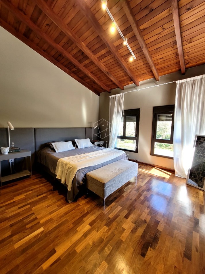 COUNTRY EL BOSQUE IMPECABLE! CASA DE 3 DORMITORIOS 650 MTS CUB.