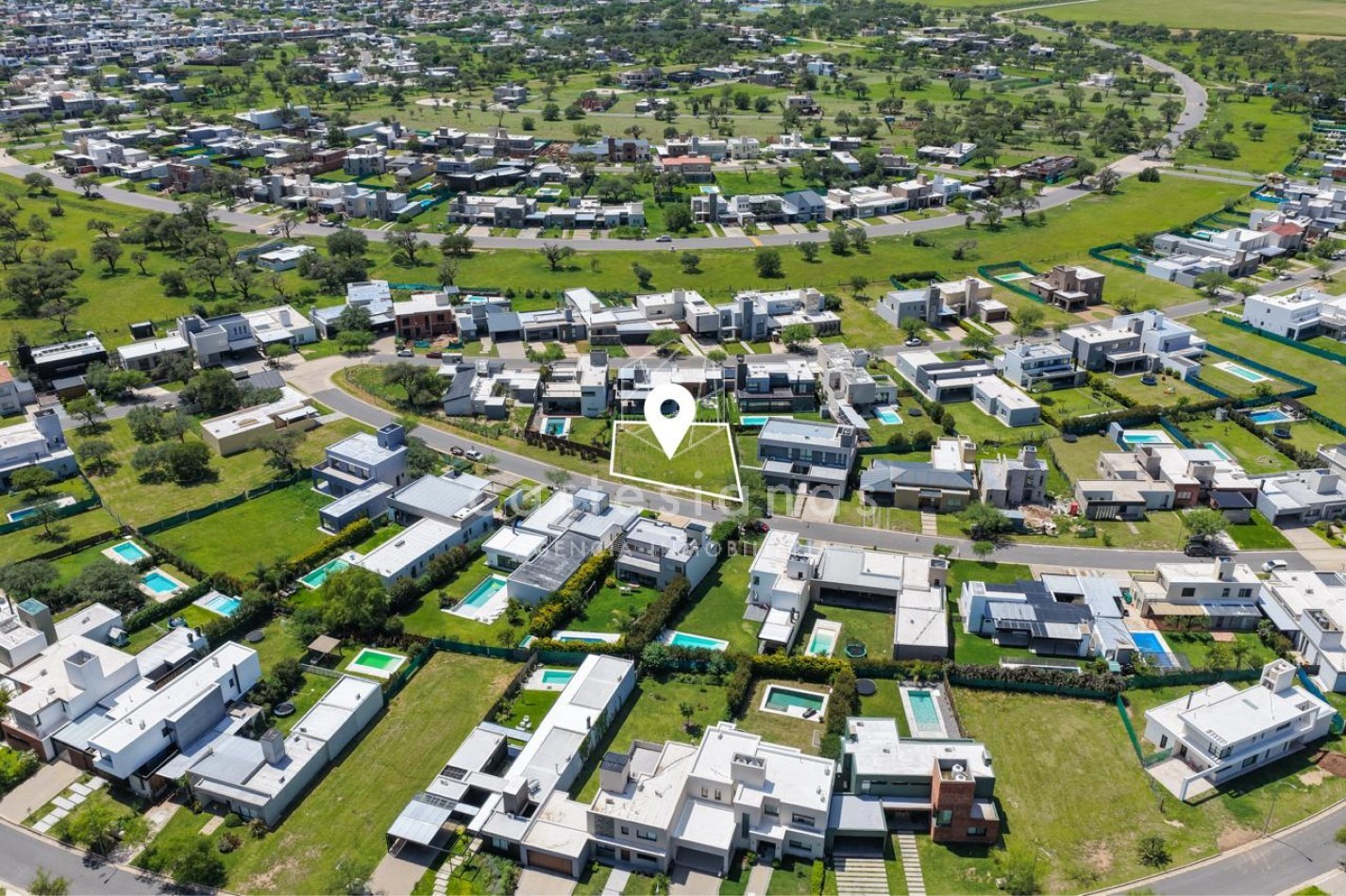 SIETE SOLES LOTE CENTRAL DE 600 M2 | PARTERRES