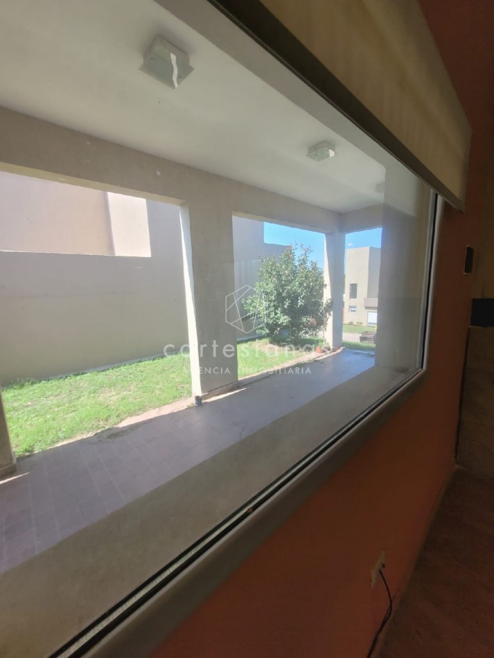 APTO CREDITO. VILLA CATALINA E-53 CASA DE 2 DORM