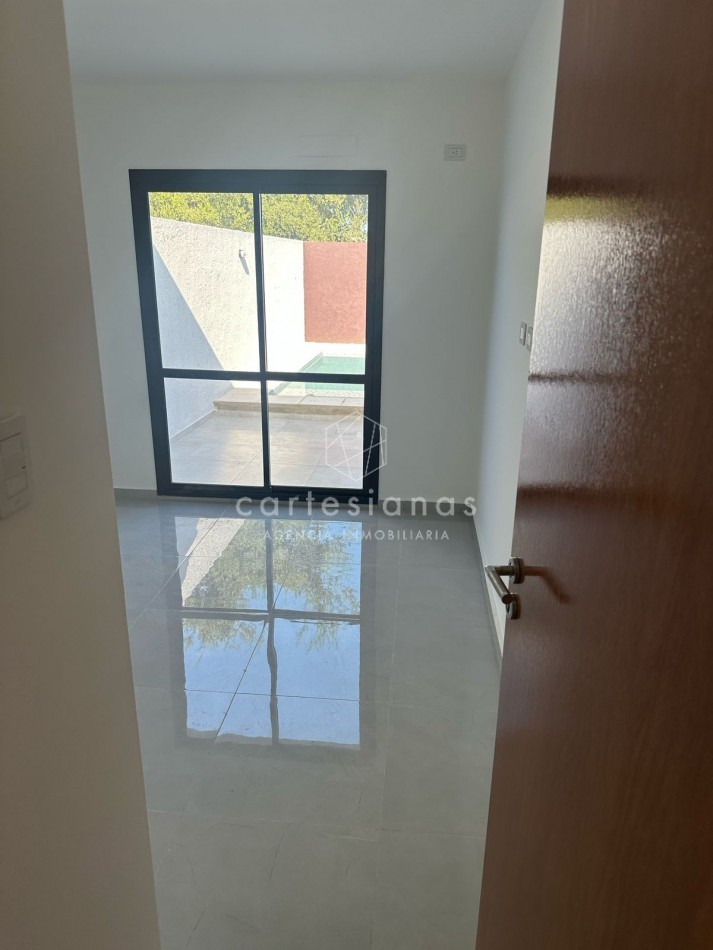 DUPLEX 2 DORM 2 BAÑOS C/PILETA BARRIO NORTE (ZONA LUCHESSE- V° ALLENDE) POSESION JULIO 2025