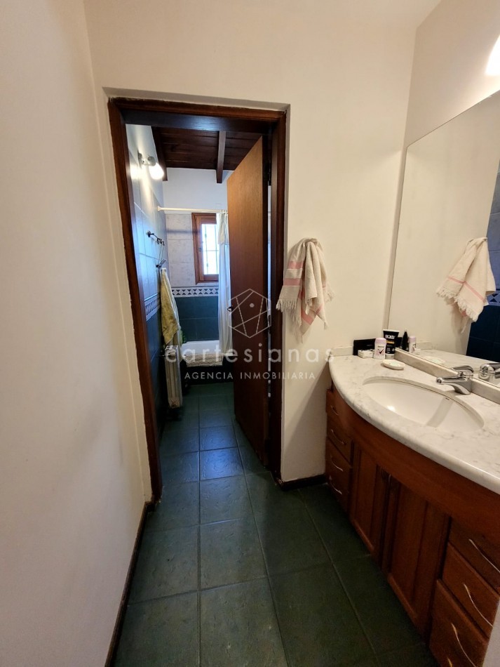 ARGUELLO. CASA 4 DORM + DEPENDENCIA DE SERVICIO