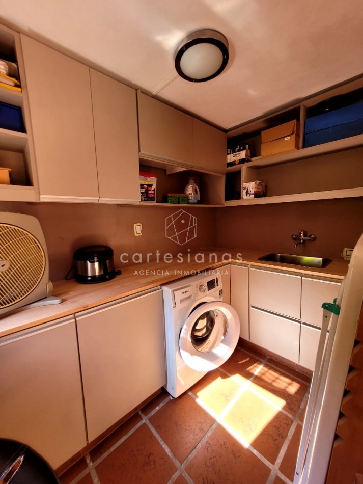 APTO CREDITO. IMPECABLE! DUPLEX DE 3 DORM. ZONA SUR.