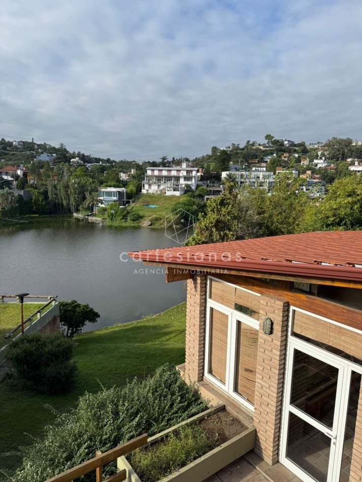 CARLOS PAZ| HERMOSA CASA SOBRE LA COSTA DEL RIO LOS CHORRILLOS