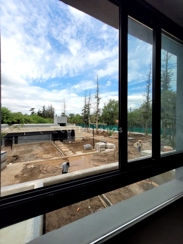 PREMIUM! HOUSING DUPLEX 3 DORMITORIOS. VILLA WARCALDE. POSESION JUNIO 2025