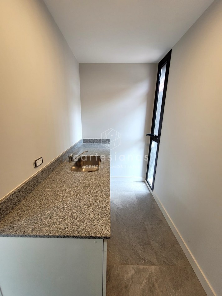 PREMIUM! HOUSING DUPLEX 3 DORMITORIOS. VILLA WARCALDE. POSESION JUNIO 2025