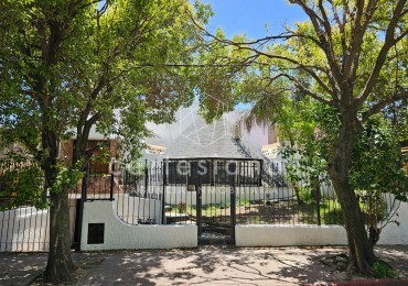 APTO CREDITO HIPOTECARIO PARQUE VELEZ SARSFIELD CASA DE 3 DORM C/PILETA